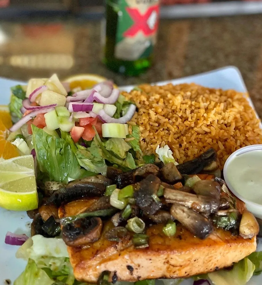 Salmon Con Hongos Y Cebollines